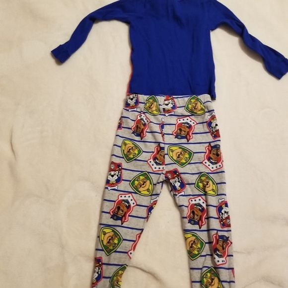 2 Boy's Pajamas Sets - Picture 2 of 7